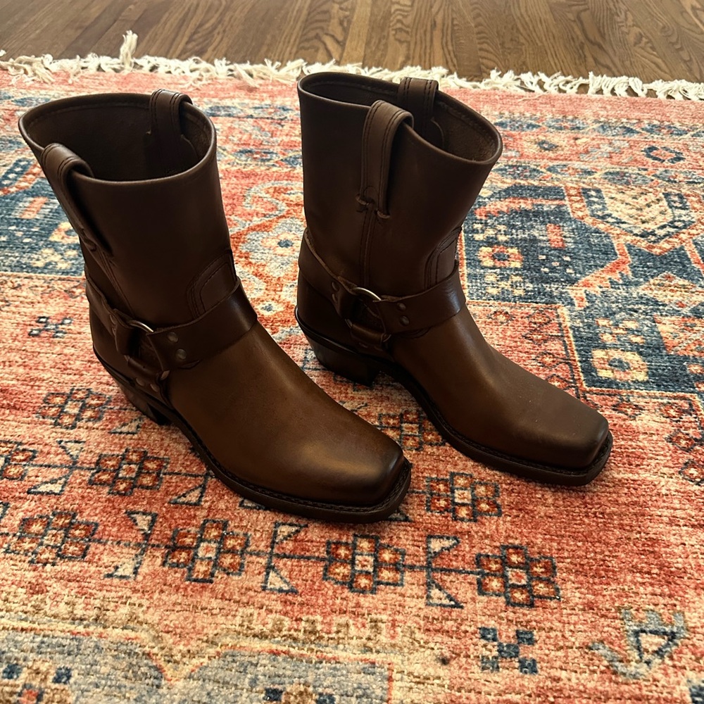 Frye ankle Harnass Boot